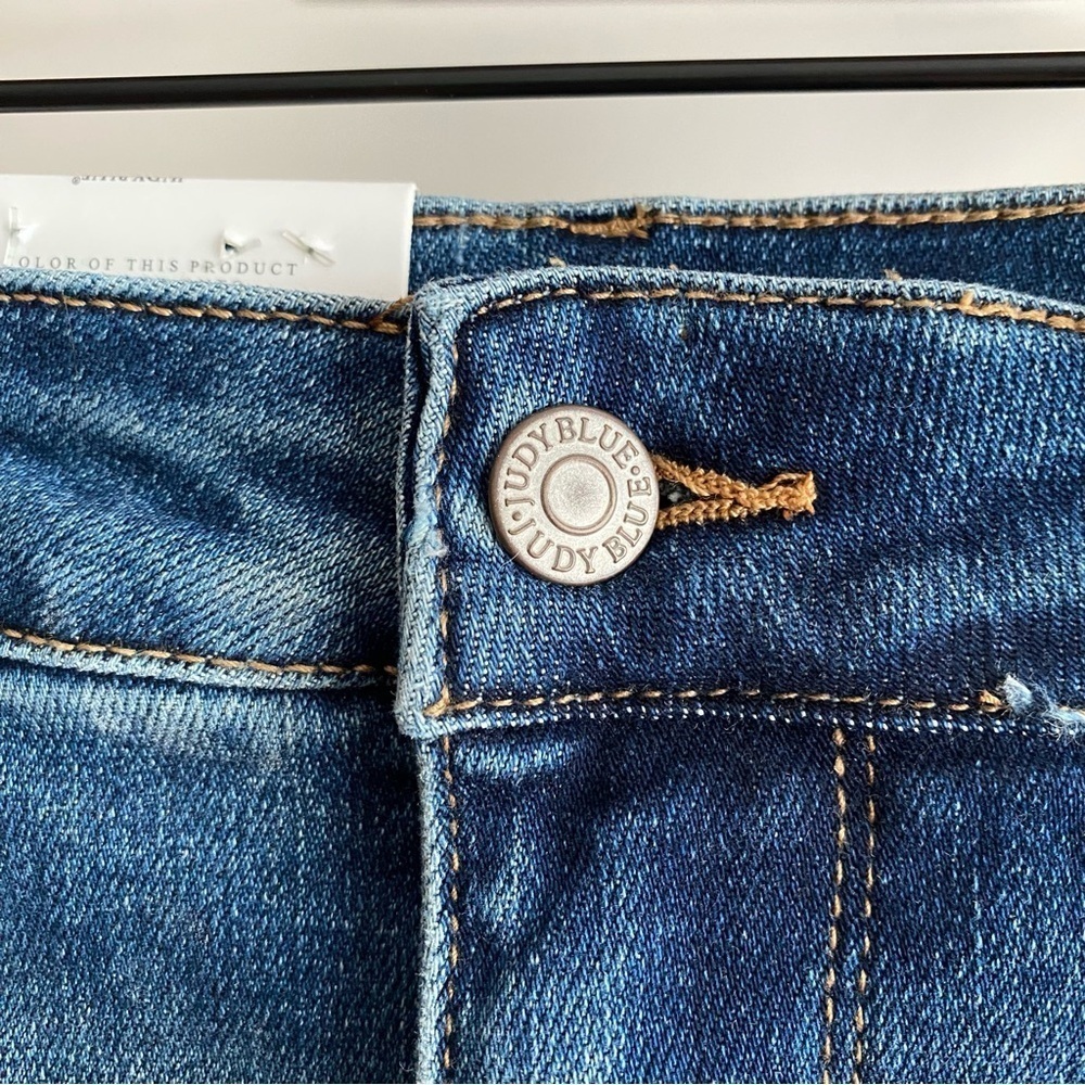 Judy Blue High Waisted Vintage Wash Tummy Control Cuffed Denim Short Plus 2X - Picture 11 of 16